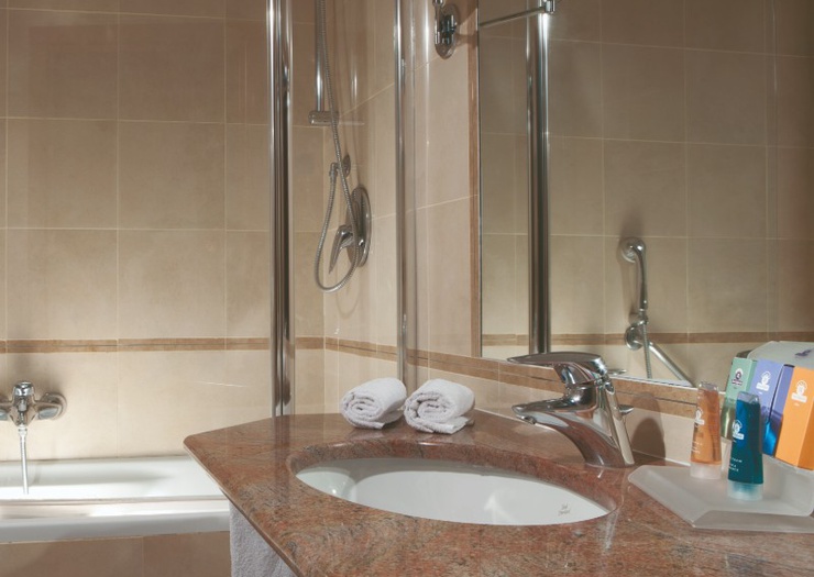 Habitación twin Hotel Raffaello Milán Habitación twin Hotel Raffaello Milán