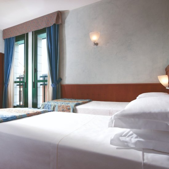 Habitación twin Hotel Raffaello Milán Habitación twin Hotel Raffaello Milán