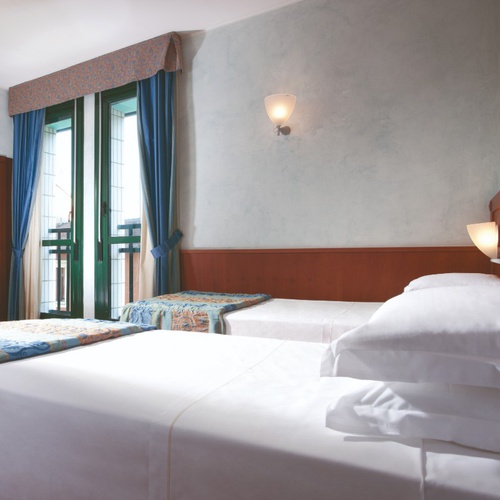 Habitación twin hotel raffaello milán Habitación twin hotel raffaello milán