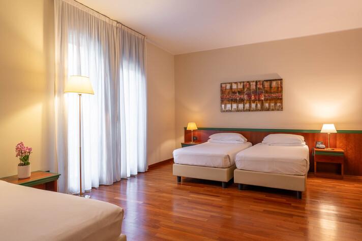 Habitación triple Hotel Raffaello Milán Habitación triple Hotel Raffaello Milán